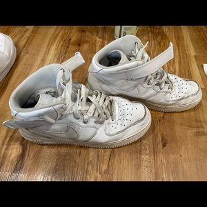 Air Force 1 mid tops